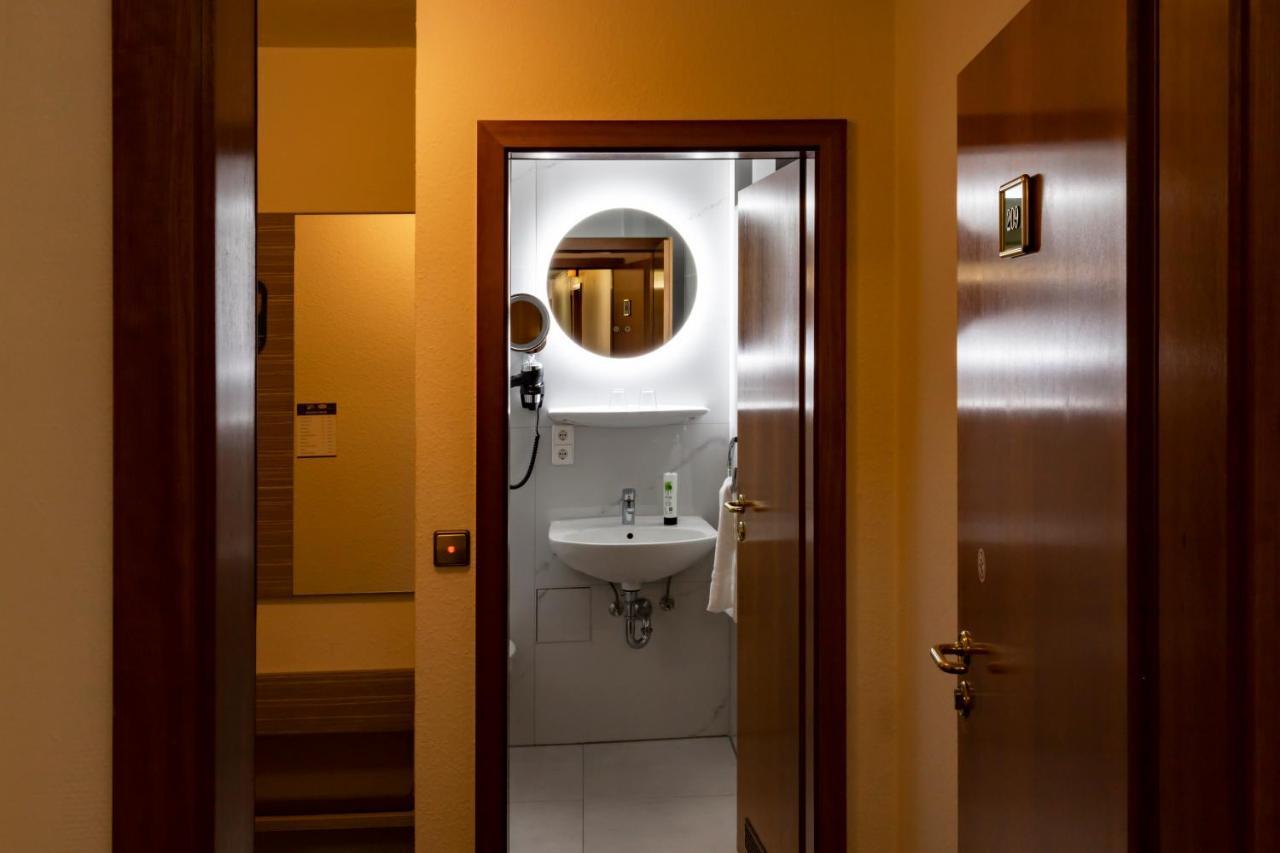 Hotel Baer Sinsheim Dış mekan fotoğraf