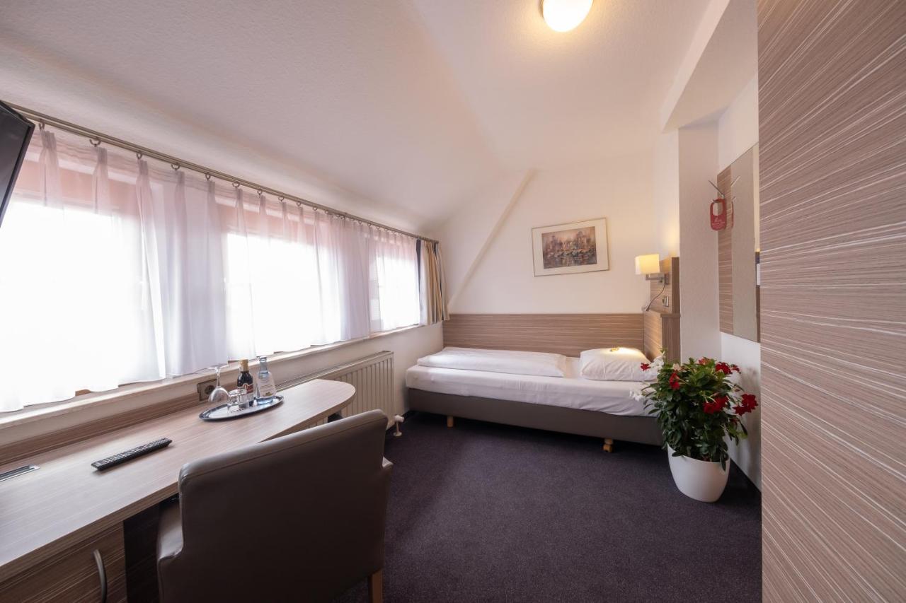 Hotel Baer Sinsheim Dış mekan fotoğraf